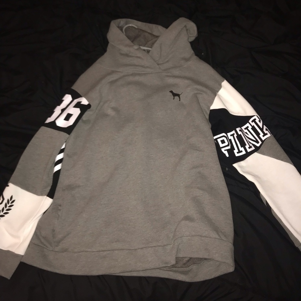 BRAND NEW VICTORIA SECRET SWEATSHIRT